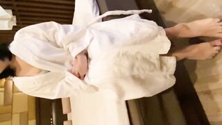 FC2PPV 1450240 オイルマッサージと誘っていかせた後すかさず肉棒を注入し人に見られながら犯され、中出しされる人妻 jav