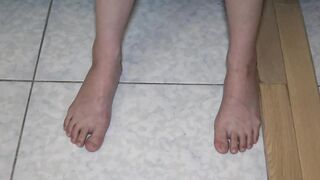 FC2PPV 1457798 【初回限定2980→1980】田舎のガールズバーで働く２０歳の恥じらい女子❤️乳首だけでもイッちゃう超敏感娘 jav