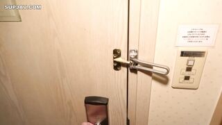 FC2PPV 4610324 【本日迄1490pt！】数々のおじさんを虜にするエロすぎる色白ボディーに剛毛マンコが神々しい女子大生 jav