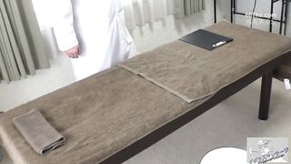 FC2PPV 1483910 【無ムフフ特典有】アエギ顔が美しいスレンダー美女はマッサージ師のチンポがお好き jav