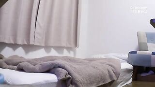 FC2PPV 1498243 【素敵なおじさん】千穂私服から即挿入　おじさん追撃中出し、初めての口内発射 jav