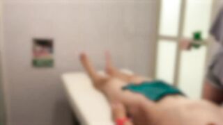 FC2PPV 4630124 洗体アカスリで全裸でちんぽを見てもらった後にオナサポしてもらいましたw【CFNM】 jav