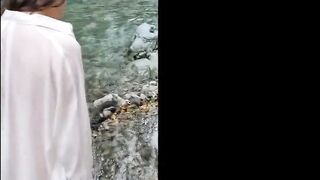 FC2PPV 1513140 限定【無修正・VR特典】シャツ1枚色白女子大生。野外露出連続中出し(35分) jav