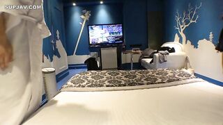 FC2PPV 4654481 ☆★独占公開☆★激カワの外語大●生の裏バイト！！いっときの迷いで美貌【期間限定価格】※レビュー特典あり jav