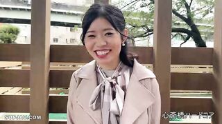 FC2PPV 4656444 【最強神乳】ド淫乱痴女奥様28歳 年上童貞を誘惑筆おろし♡連続発射金玉空っぽ最高の童貞卒業スペシャル jav