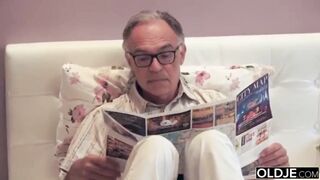 어린 소녀가 늙은남자의 자지에 흥분할까 china