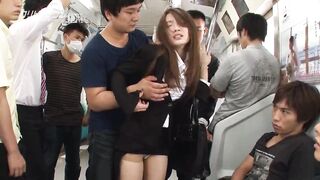 지하철에서 강간 당하는 오피스걸 jav