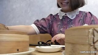 FC2PPV 4657519 【無・個撮】限定割780pt・田舎から出てきたばかりの無垢なスレンダー貧乳ちゃんに大人の中出しエッチを教えます jav