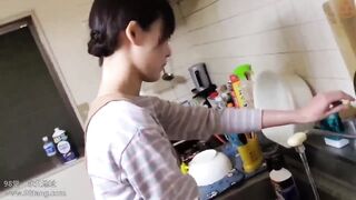 FC2PPV 個数限定【個人】実家に逃げた奥さん、○○を吸わされて…他人棒に犯され声を抑えきれず乱れる jav