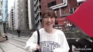 FC2PPV 4687045 20歳ドM素人の連続潮吹き絶叫！チン媚びダンス＆アナル舐めで完全屈服 jav