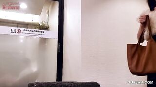 FC2PPV 4691840 【無修正ｘ個人撮影】風俗で出会った男性と結婚なだけに、新婚なのに旦那公認！垂れぎみ爆乳若妻が大胆不倫、駅弁でイキまくり jav