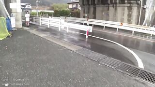 FC2PPV 1583030 １８歳年下の若妻と不倫温泉旅行！浴衣着のまま生ハメぶっかけ！小悪魔他人妻の焦らし責めに悶絶しちゃってますｗ jav