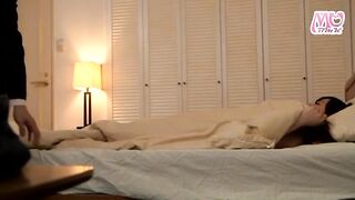 잠자는 딸을 강간하는 새아빠 jav