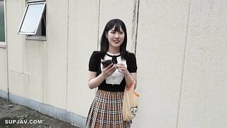 FC2PPV 4719305 3日間！半額！【初撮り】【半外半中】外出し装い膣内に生チンポ戻して中にも大量射精で困惑！［Di◯r美容部員］ jav