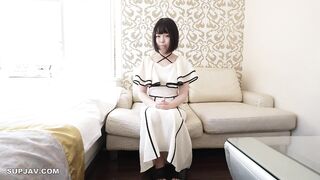 FC2PPV 4720780 5日まで1090pt! 【初】白肌ショート美女20歳　イケおジマッチョに下をセめられ中出し「だめ～いく～」痙攣と快感で濡 jav