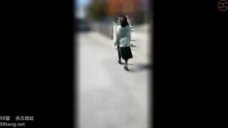 FC2PPV 2日限定【個人】多額の負債から逃亡。複数の他人棒で生膣を犯され大量精子を垂れ流す巨乳妻 jav