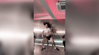 아까 빛삭 됐던 실수로 ㅂㅈ 노출 06 댄스부 원본