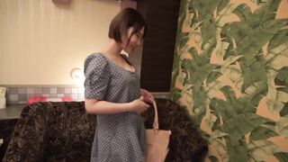 FC2PPV 4736166 腰を浮かせてヒクヒク「スゴイ気持ち良い」出会い系でみつけたかわいこちゃん！最後は中出しまでおねだり♡ [有] jav