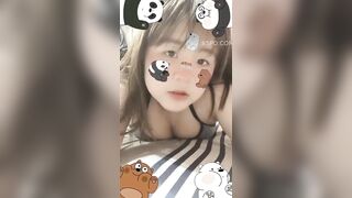 D奶騷妹趴床誘惑玩奶 jav