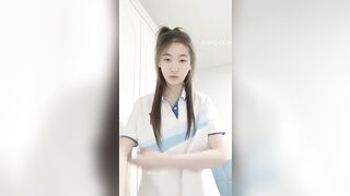 秀氣大學妹子更衣自拍 jav