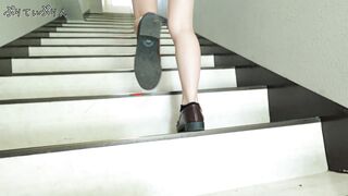 ぷりぷりJK10 　キレカワパイパンJKちゃん、蒸れるので、お〇んこの風通しでくぱぁしたり、潤い注入でマッサージしちゃう jav jvip