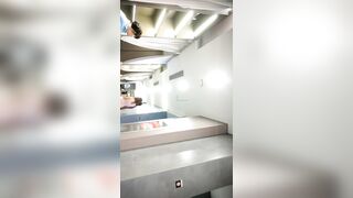 エピソード68：中国の銭湯 - 若い女性の着替え - 没入型入浴隠し撮りビデオ 8V jav jvip ipcam (2)