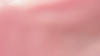 電車でキョロキョロしながら露出＆手突っ込んでオナニー jav jvip