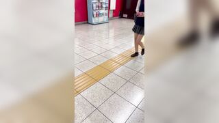 JK盗撮日記195　大人気のあの娘が制服姿で登場！今季1番のオススメ！！モデル級の激カワ美脚JKを電車内で盗撮【※23分超撮影】 jav jvip