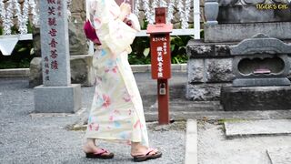 夏祭り浴衣パンチラお触り　浴衣美女のはだける裾から見えるパンチラ＆浴衣めくってパンツ触りまくり！！ Part2 ipcam