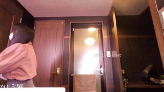 【新コスプレイヤー盗撮⑦】クールロリ系モデルさんのJK制服やチア jav jvip