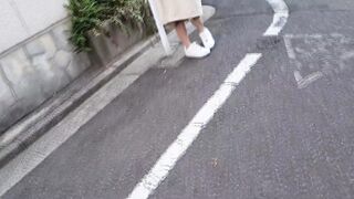 FC2PPV 1652349 【個人撮影】若いスレンダーな人妻と不倫。下着をいじりパンツ横から挿入して中出し jav