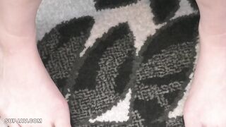 FC2PPV 4770685 【着床妊娠】20歳のアイドル。愛あふれるIカップをオイルで揉みくちゃ。人生初の爆乳乳首イキに困惑。強烈名器に巨根ピストン孕ませ中出し jav