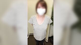 [配信胸ちらハプニング34]前屈み胸ちら極秘入手(美容整体アパレル)2名分 ipcam