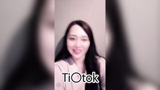 衝撃の人参オナニーｗ 「すごい入ってる、、」悶えながら挿入即イキｗｗ jav jvip (2)