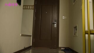 JK白袜美女家中被突然潜入男子勒杀死不瞑目摆弄玩脚[某房原版] jav jvip