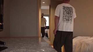 〔非コンプラ動画(86)〕ホテルスタッフ集団痴カンキ▽※■■インフ□●サ※女性客室係(身長160cm前後、セミロング20代半ば) jav jvip