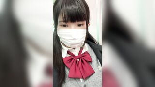 ブラ外し♡制服で胸ちら＆ぱんちら散歩♡帰りの電車で腰掴んで押し付けされちゃった jav jvip