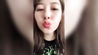 【2.7GB】まだ20歳でチンポ大好き！真っ黒なマンコでちんちん誘惑変態JDのZIP. jav jvip 2 (3)