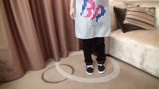 【顔出し個撮】某人気チェーン店 美人看板店員19歳 制服のまま呼び出して撮影。立てなくなるまで突いて大量中出し→放心状態 jav jvip (1)