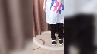 【顔出し個撮】某人気チェーン店 美人看板店員19歳 制服のまま呼び出して撮影。立てなくなるまで突いて大量中出し→放心状態 jav jvip (2)