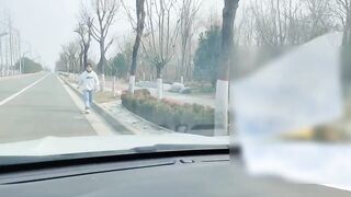 ネットでアルバイトの学生の女の子と待ち合わせしたご主人様❤️制服着せて清掃車の横の車内でコンドームもつけずにセックスして精子を飲む jav jvip