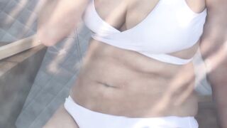 サウナ女子4名 流行りのテントサウナでチルする水着女性の身体隠し撮り jav jvip