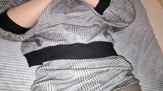 FC2PPV 1664476 1日まで1980pt→1580pt【個人撮影】淫乱人妻とSEX中に●ber●atsが来て見せつけ咥えさせ中出しさせた jav