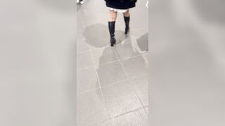 JD盗撮日記40　続・ハイキックに定評がある久しぶりの二人組が登場！！激カワ癒し系童顔JDを電車内で盗撮【※完全主観39分超撮影 ipcam