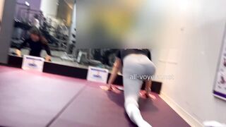 超Sクラスのエロ美巨尻！希少なパツパツレギンス＋ケツ見せつけストレッチで♂を誘う! 下品なレギンス お姉さん編 ipcam