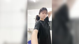 TikT〇kにまで裸動画をアップする変態女自撮り106P27V jav jvip (1)