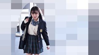 （全顔出）明るく挨拶してくれる可愛い青チェJKをエレベーター内で逆さ撮りパンツ盗撮 jav jvip