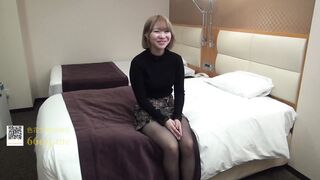 FC2PPV 1049049 初撮り♥完全顔出し♥弾けるようなＥカップ美巨乳♥色白な美尻と美脚が眩しい極上ボディ♥金髪ショートが可愛いエロカワＪＤ19歳が彼氏に内緒でハメ撮り初体験 jav 2