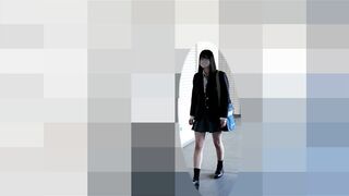 穴が開きすぎてるパンツを履いておま〇こ丸見え細身JKを盗撮 jav jvip