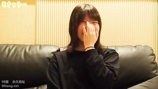 FC2PPV 1678078 【ASMR★モナシ】お米の美味しい国から上京してきた純粋無垢なJDのあちゃん（18）が梨を食べて音フェラ撮影。そしてゴックンしただけの動画 jav